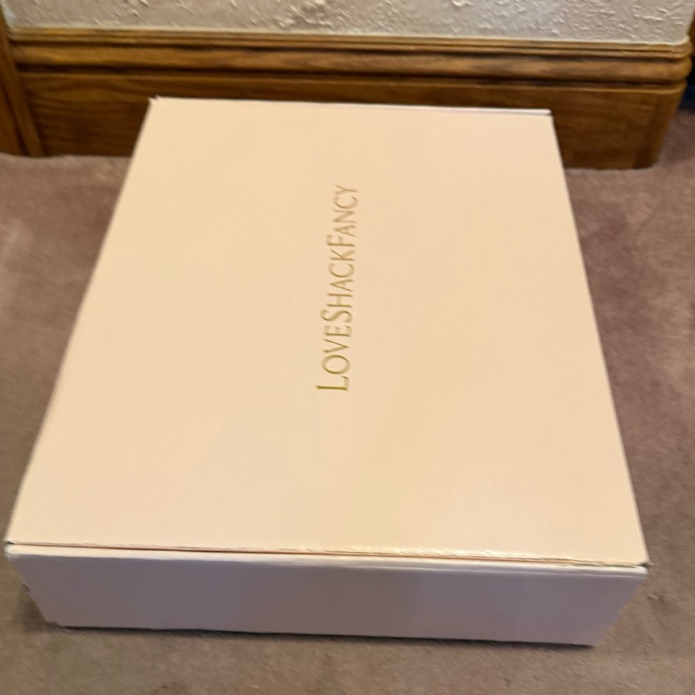 LoveShackFancy empty pink Gift Box - Picture 4 of 8